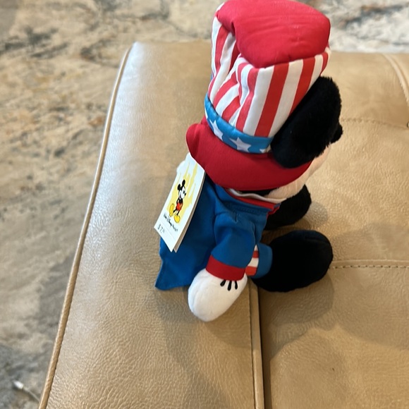 Disney Uncle Sam Mickey Mouse dressed in red white and blue - Picture 4 of 9